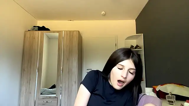 SpanishRooter webcam
