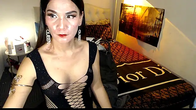 NinaDOM4CUM webcam