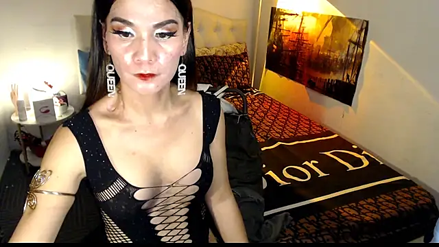 NinaDOM4CUM webcam