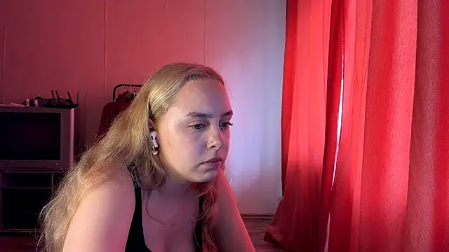ZoraDearmon webcam
