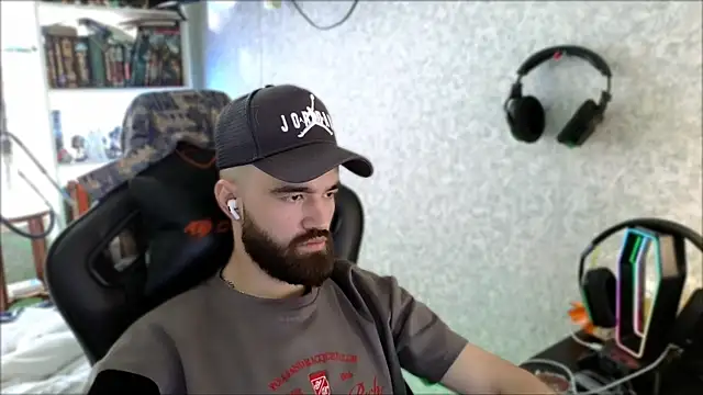_Serious_Man webcam