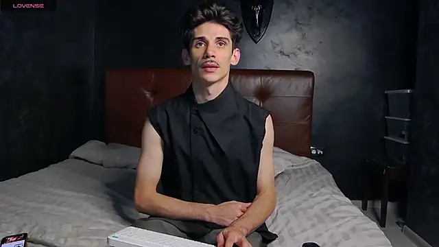 DanielCrush1 live cam on StripChat