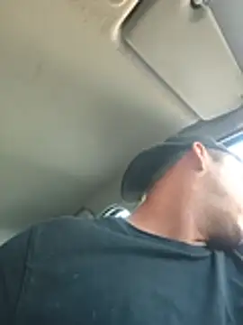 WadedGuzzling webcam