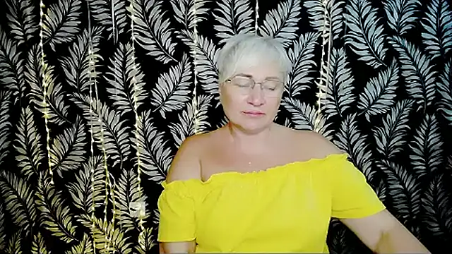 Olivia_playful webcam