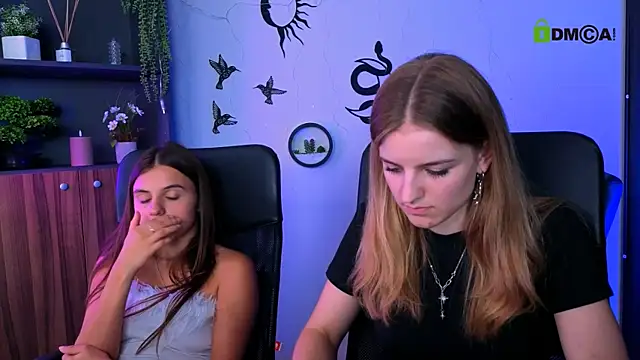 lisa_dark_ webcam