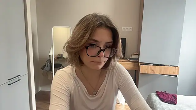 AnnaVelvetFire webcam