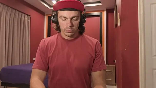 Marrymeplz webcam