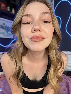 MilaMoone webcam