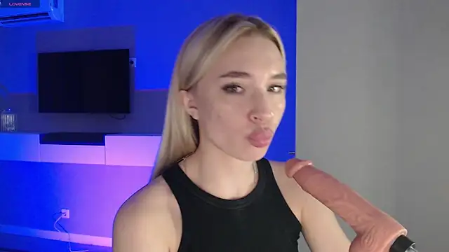 Emily_Hartt webcam