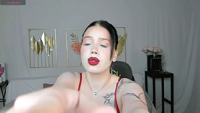 mistress_of_hearts webcam