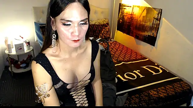 NinaDOM4CUM webcam