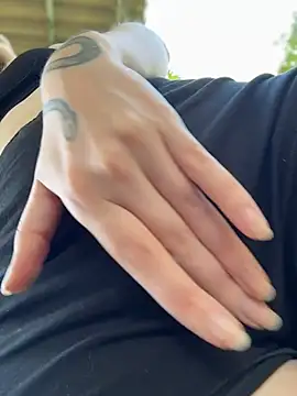 MilaMoone webcam