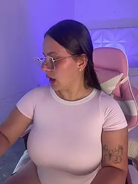 Ivonny_Goldie webcam
