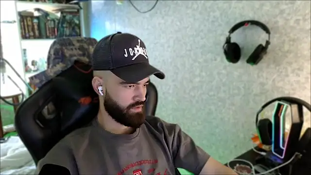 _Serious_Man webcam