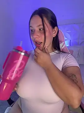 Ivonny_Goldie webcam