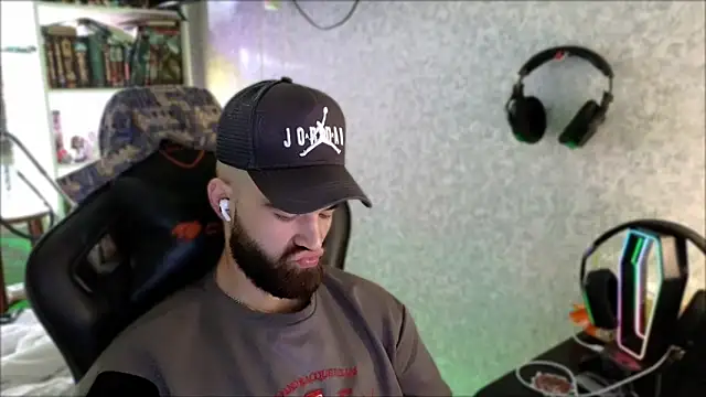 _Serious_Man webcam