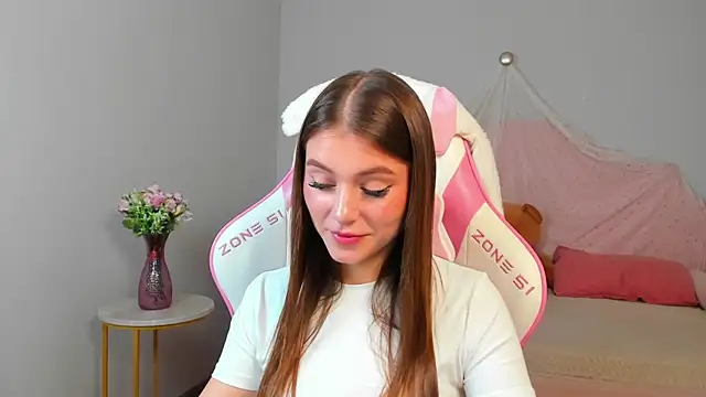 EricaFoxes live cam on StripChat