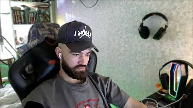 _Serious_Man webcam