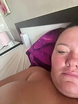 SunnyLeila2101 webcam