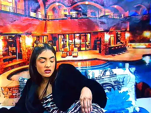 IndianPretty14u2Luv webcam