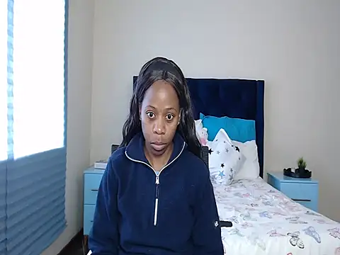 QUEENMANDYY webcam