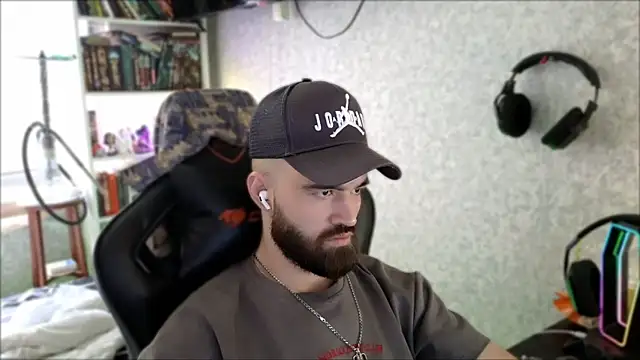 _Serious_Man webcam