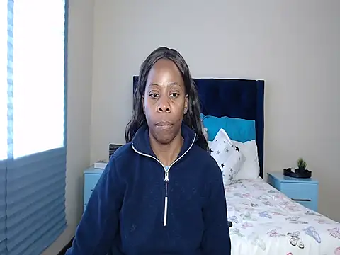 QUEENMANDYY webcam
