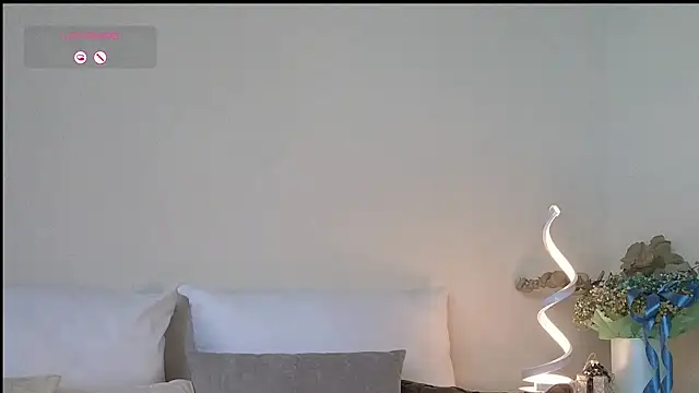 chloi_hes webcam