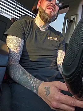 Beardedtattood webcam