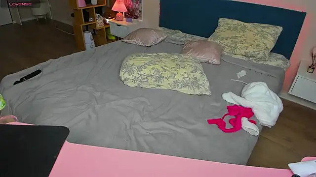 BritneyLix webcam