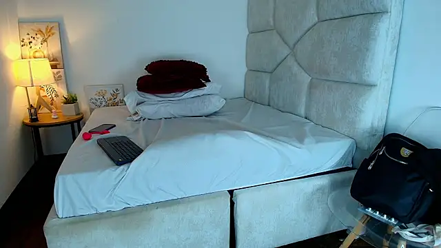 elizawiliamst webcam