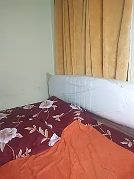 Sravvi499 webcam