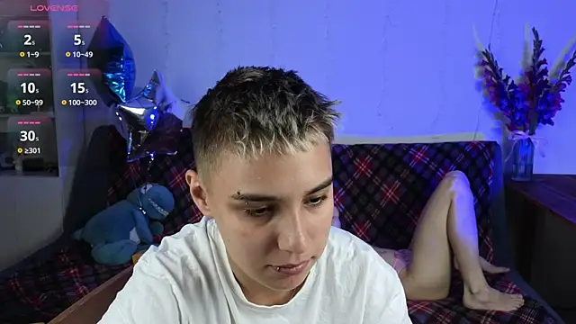 LuxuryLoverss webcam