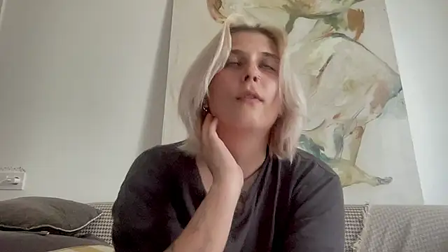 Ella_Bloom webcam