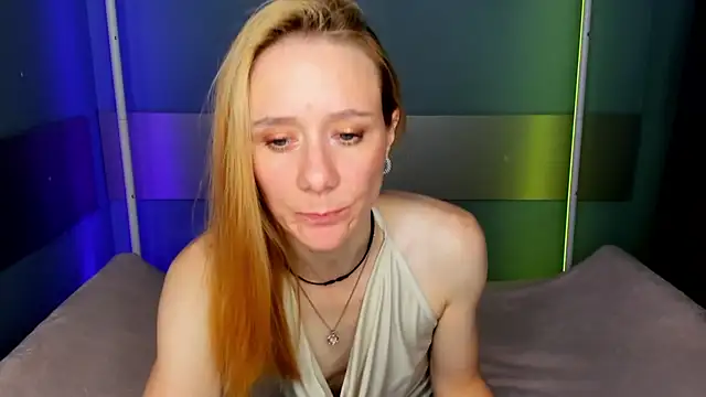 NikaBond live cam on StripChat