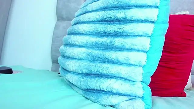 TiffanyFox1 webcam