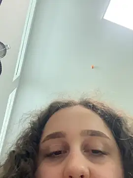 CurlyMaddie webcam