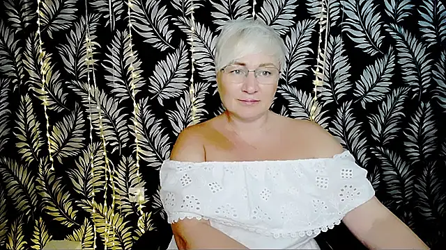 Olivia_playful webcam