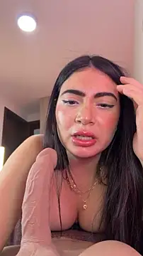 Mia_222 webcam