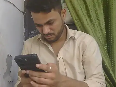 Stubborndesiboy webcam