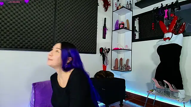 karlamoon23 webcam