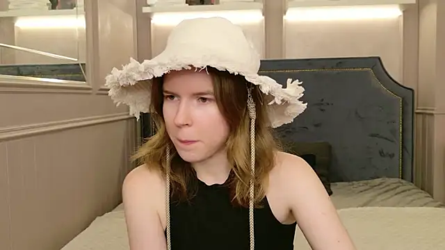 Alida_Brice webcam