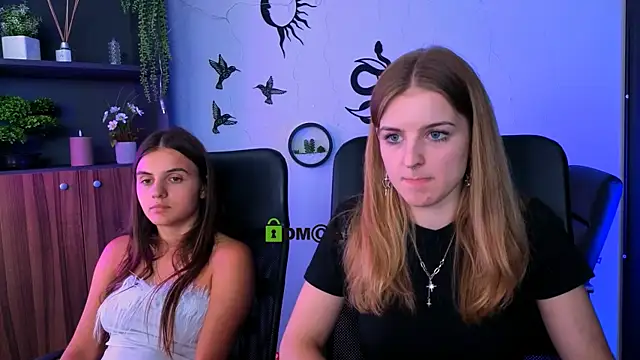 lisa_dark_ webcam