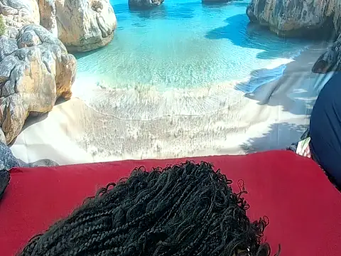 AUGUSTBLOOMxx webcam