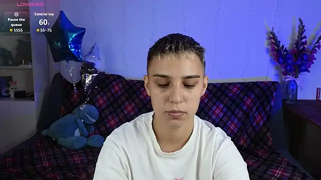 LuxuryLoverss webcam