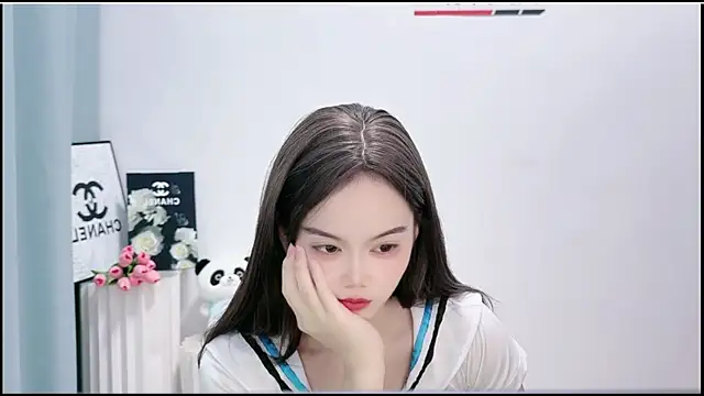 Ella-008 webcam