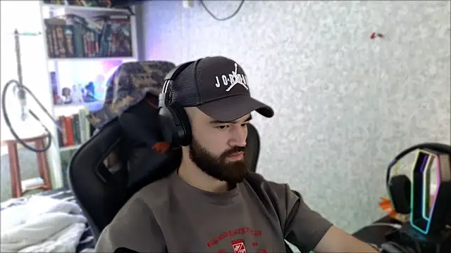 _Serious_Man webcam