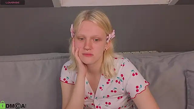 Lilly_Jhonass webcam