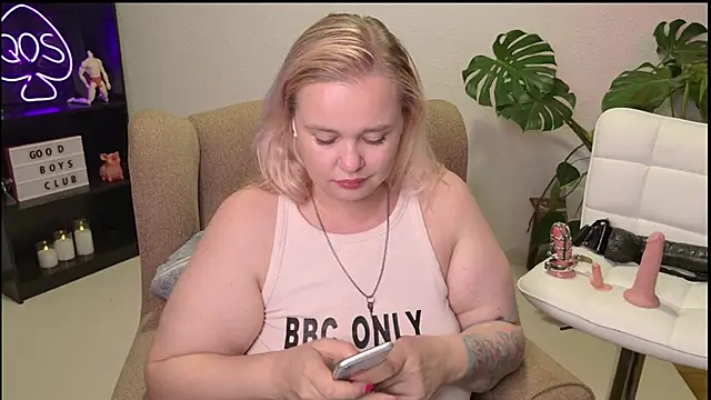 MargotGrey webcam