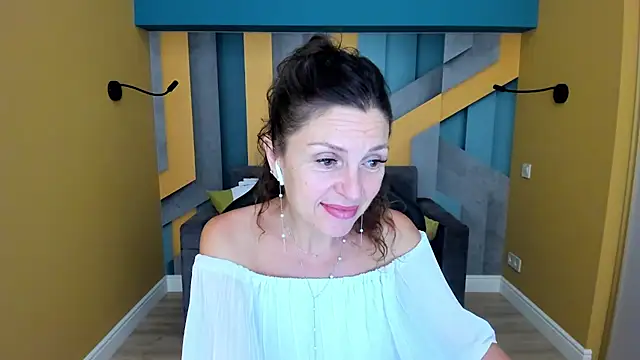 EllaLong webcam